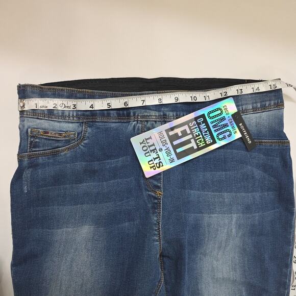 Coco+Carmen Distressed OMG Boyfriend Blue Denim Pull On Jeans Size L NWT Shaping - Picture 7 of 8